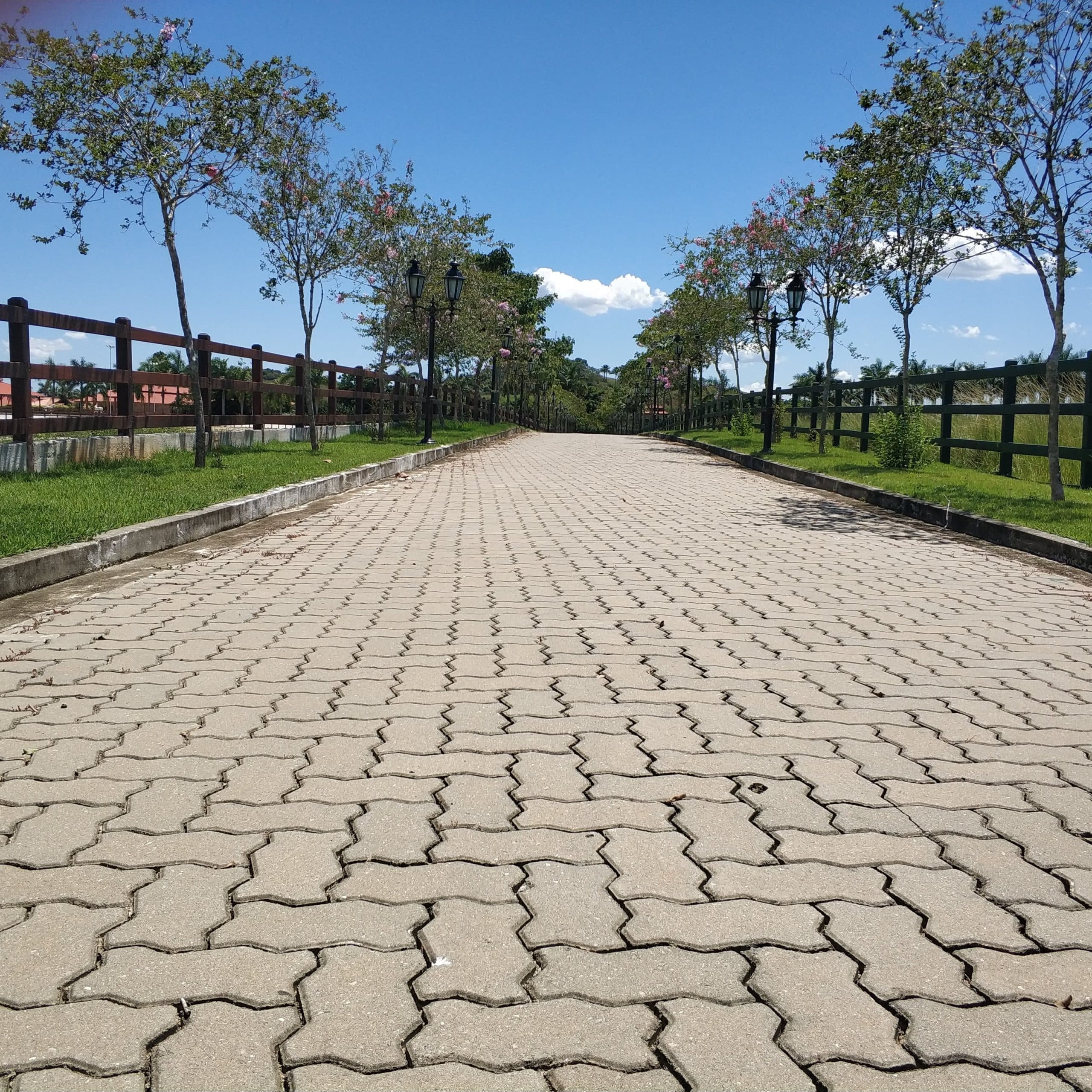 Piso Intertravado (Paver)